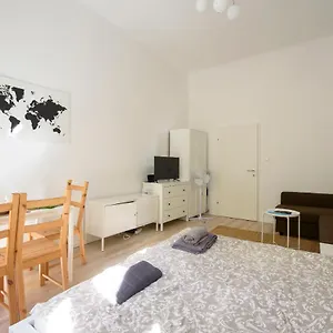 Lights - Praterstern Apartamento