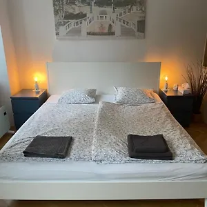 Cozy Near Center Apartamento